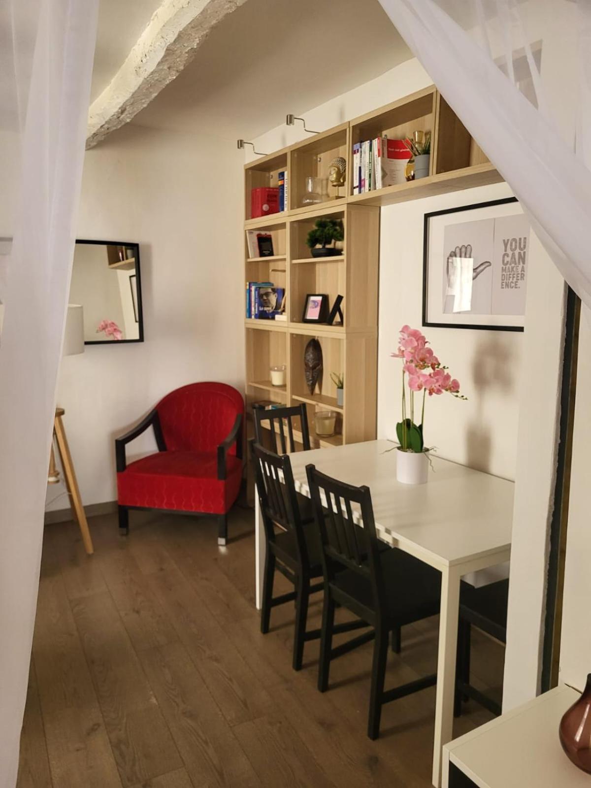 Spacious Town House With Balcony Montagnac  Exterior photo